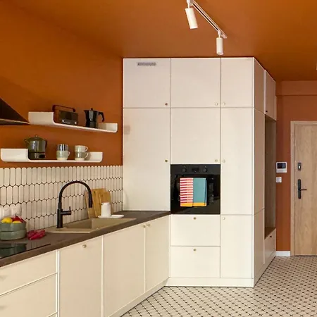 Color And Retro Global Office, Free Garage, Self Check-in * קטוביץ