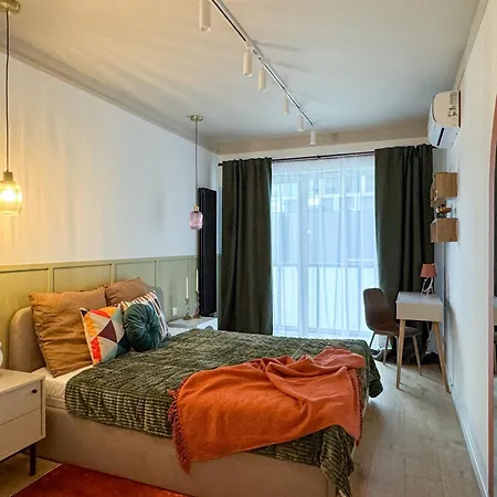 Color And Retro Global Office, Free Garage, Self Check-in * קטוביץ