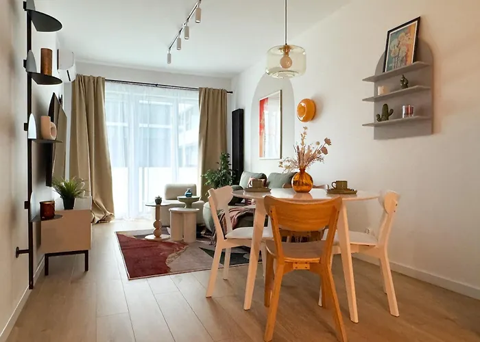 아파트 Color And Retro Global Office, Free Garage, Self Check-in